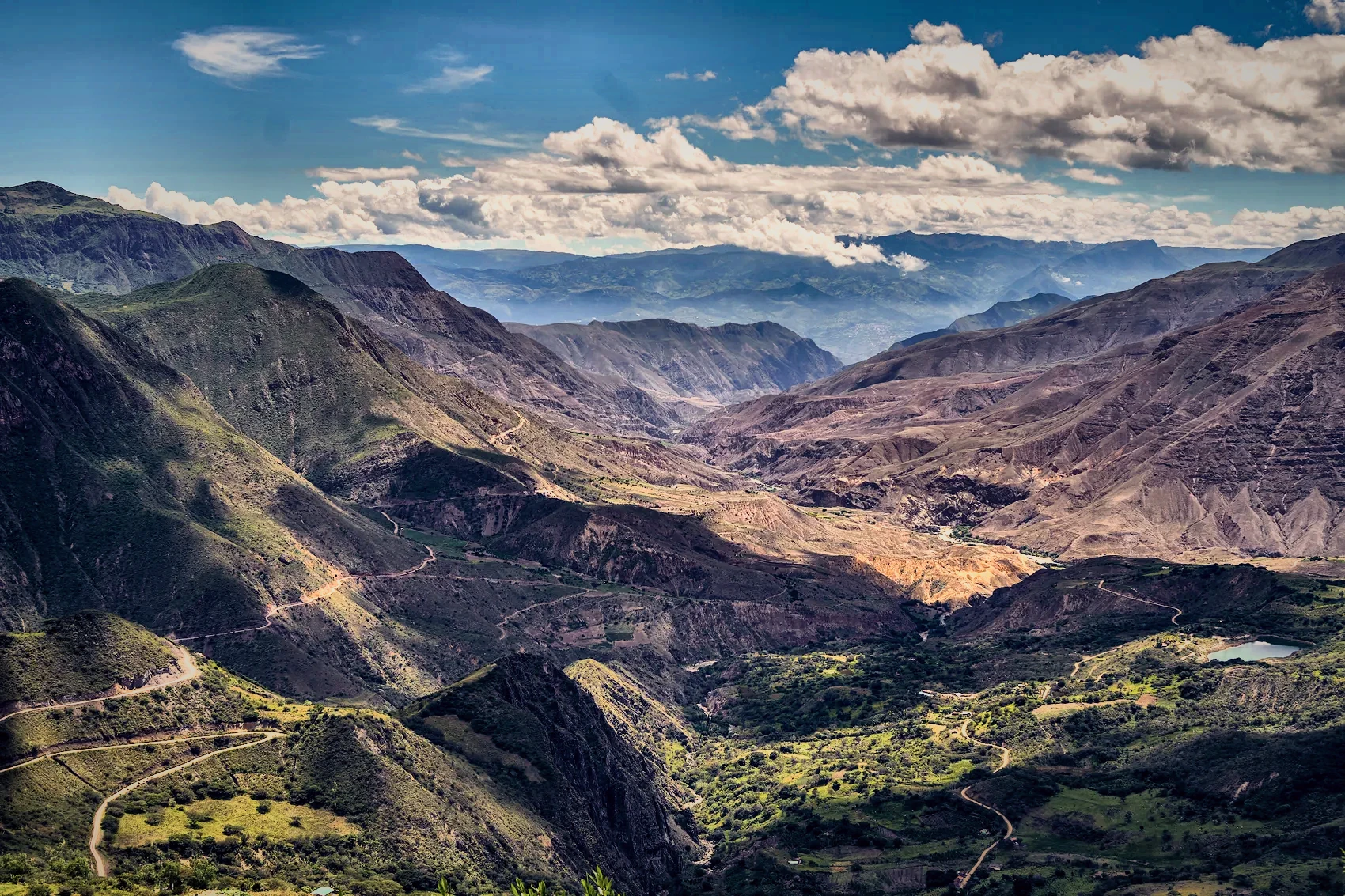 The dry-tropical valley around Hacienda La Papaya