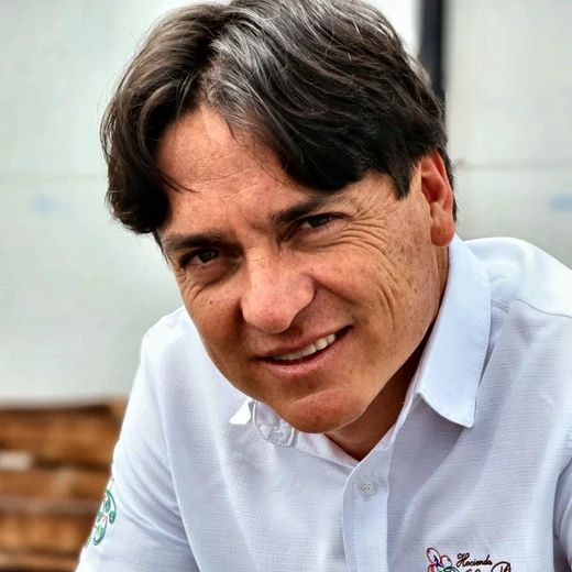 Juan Peña at the Hacienda La Papaya drying beds